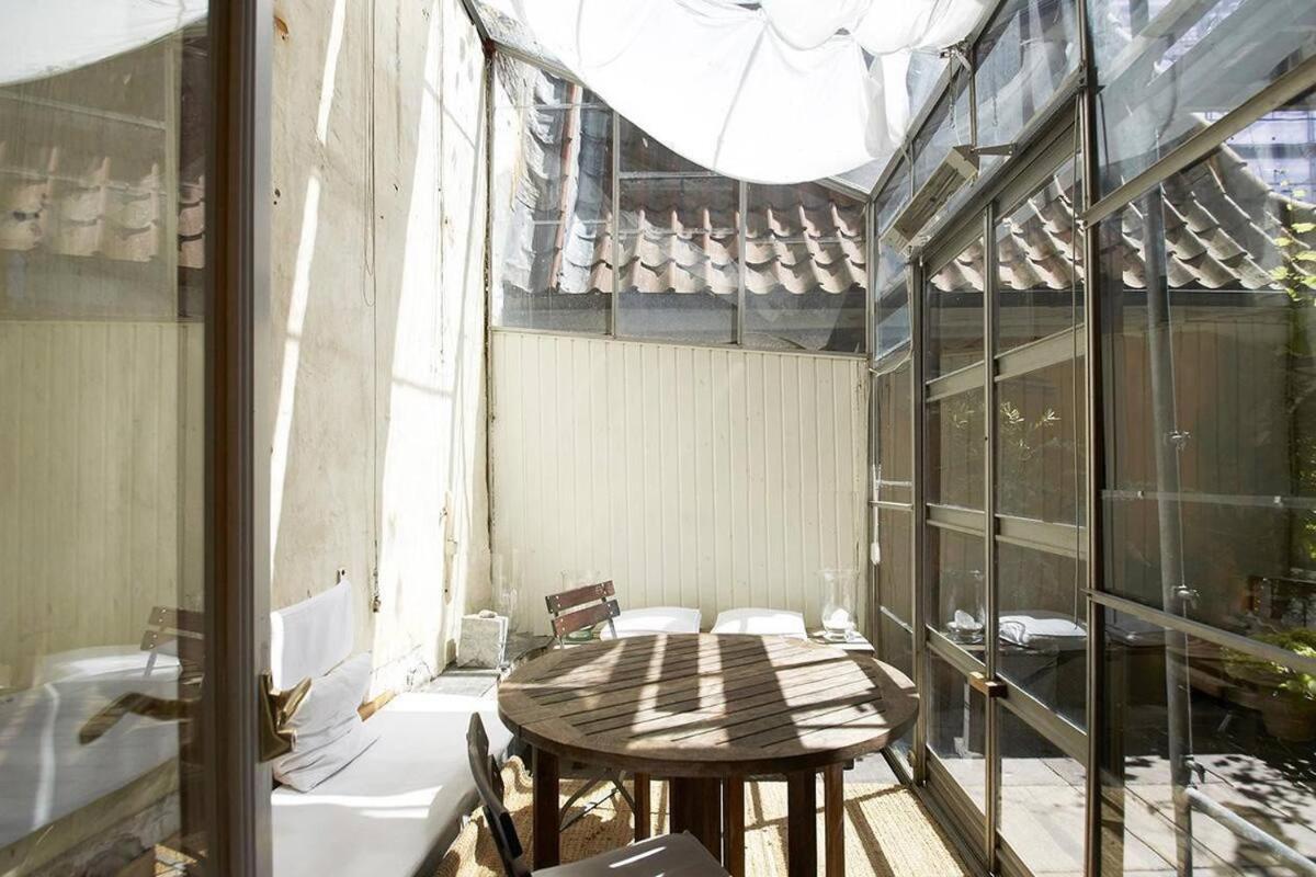 Balkon Med Udsigt Midt I Lejlighed
