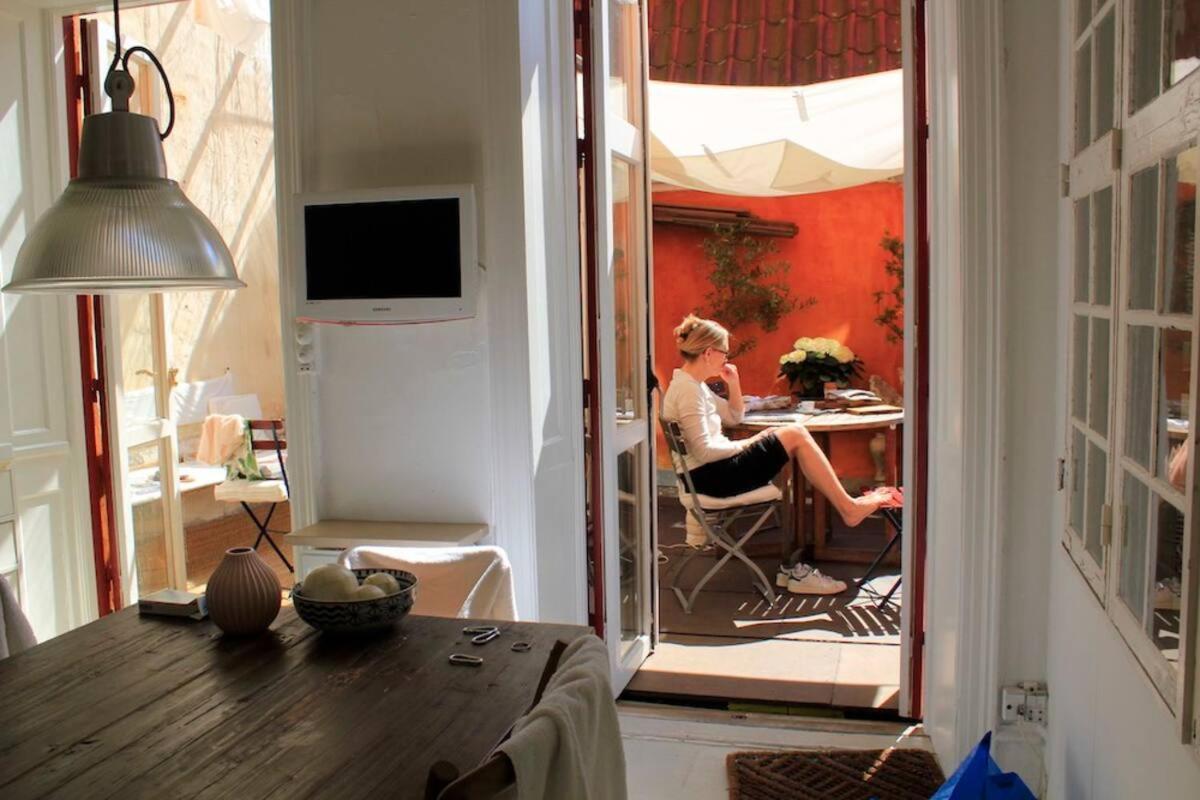 Lejlighed Balkon Med Udsigt Midt I *